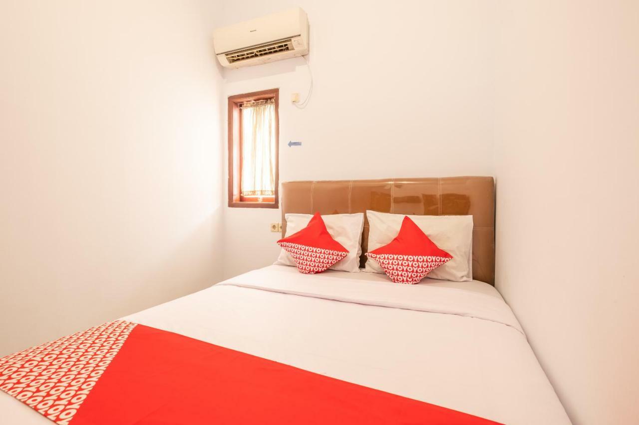 Oyo 863 Tenacity Guest House Syariah Cirebon Eksteriør billede