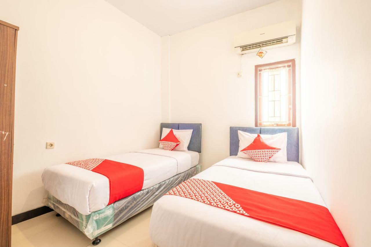 Oyo 863 Tenacity Guest House Syariah Cirebon Eksteriør billede