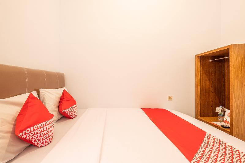 Oyo 863 Tenacity Guest House Syariah Cirebon Eksteriør billede